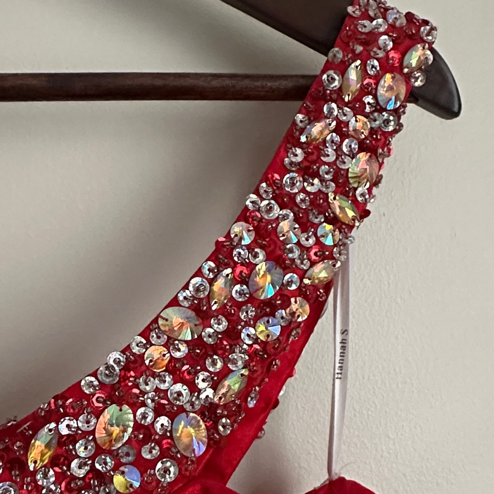 Elegant One-Shoulder Red Prom Dress with Sparkling Multicolor Beaded Strap - Picture 10 of 14